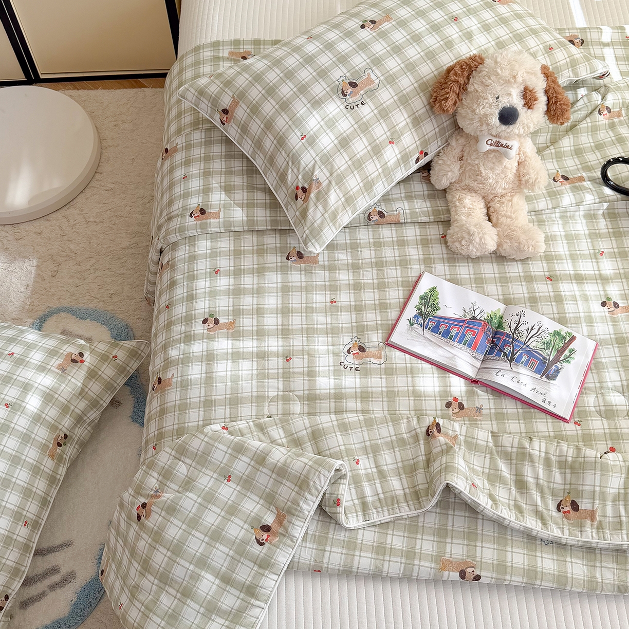 91家纺网 家纺一手货源 找家纺 金梦拉家纺 2026春夏新款锦氨凉感丝印花系列夏被空调被夏凉被 查理汪