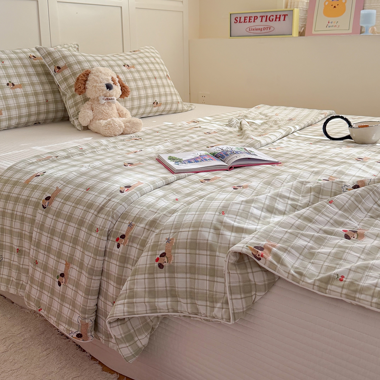 91家纺网 家纺一手货源 找家纺 金梦拉家纺 2026春夏新款锦氨凉感丝印花系列夏被空调被夏凉被 查理汪