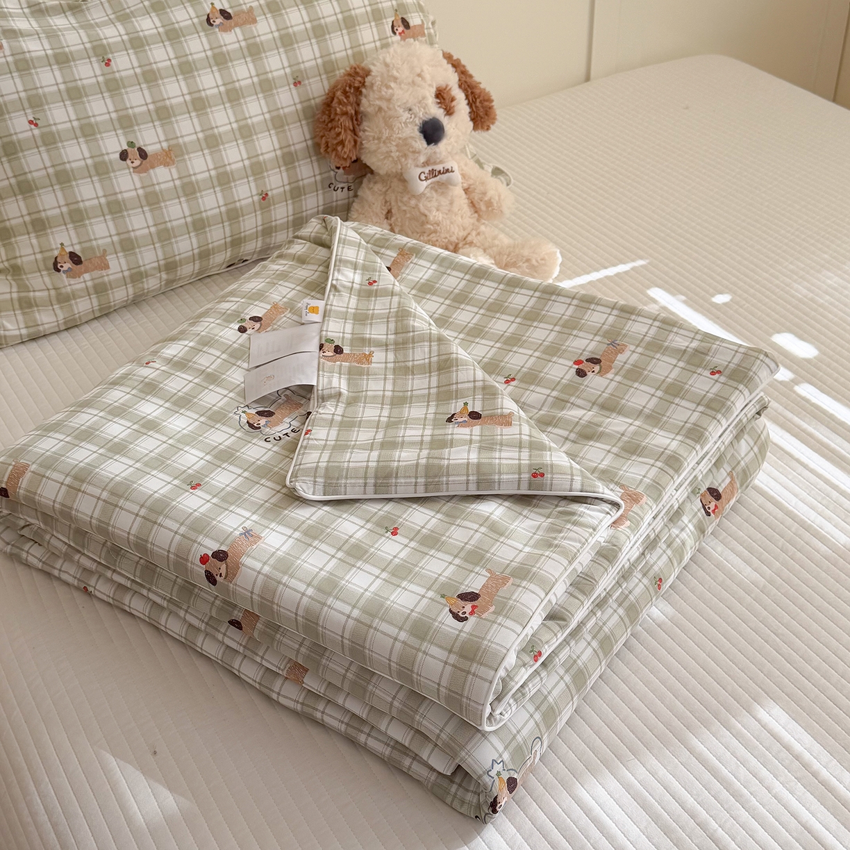 91家纺网 家纺一手货源 找家纺 金梦拉家纺 2026春夏新款锦氨凉感丝印花系列夏被空调被夏凉被 查理汪