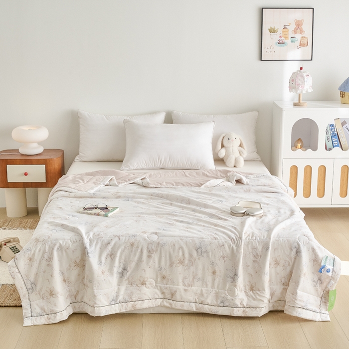 91家纺网 家纺一手货源 找家纺 简冠家纺 2026新款亲肤水洗仿棉夏被 浮花