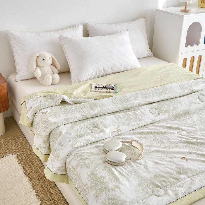 91家纺网 家纺一手货源 找家纺 简冠家纺 2026新款亲肤水洗仿棉夏被 赫莲娜