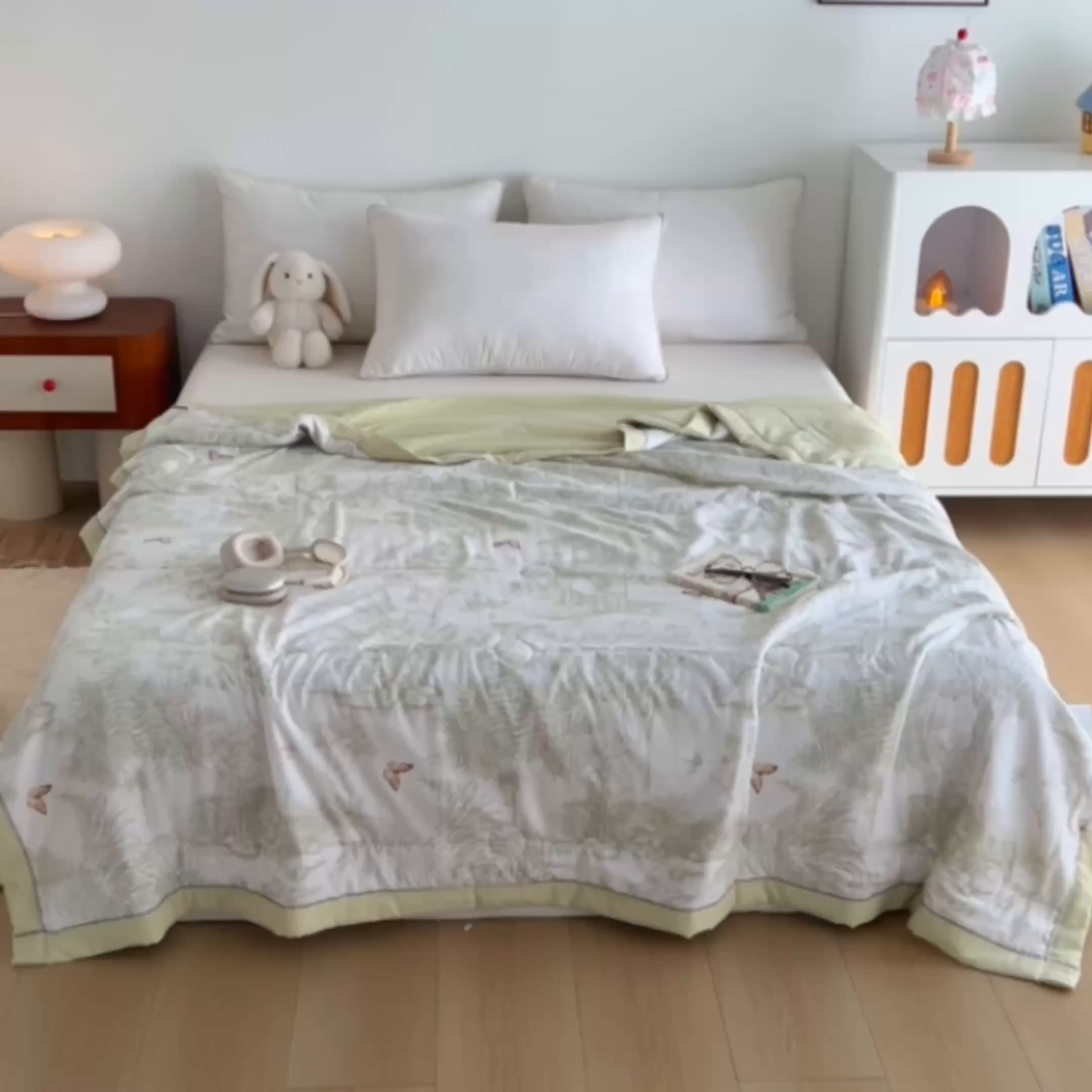 91家纺网 家纺一手货源 找家纺 简冠家纺 2026新款亲肤水洗仿棉夏被 赫莲娜