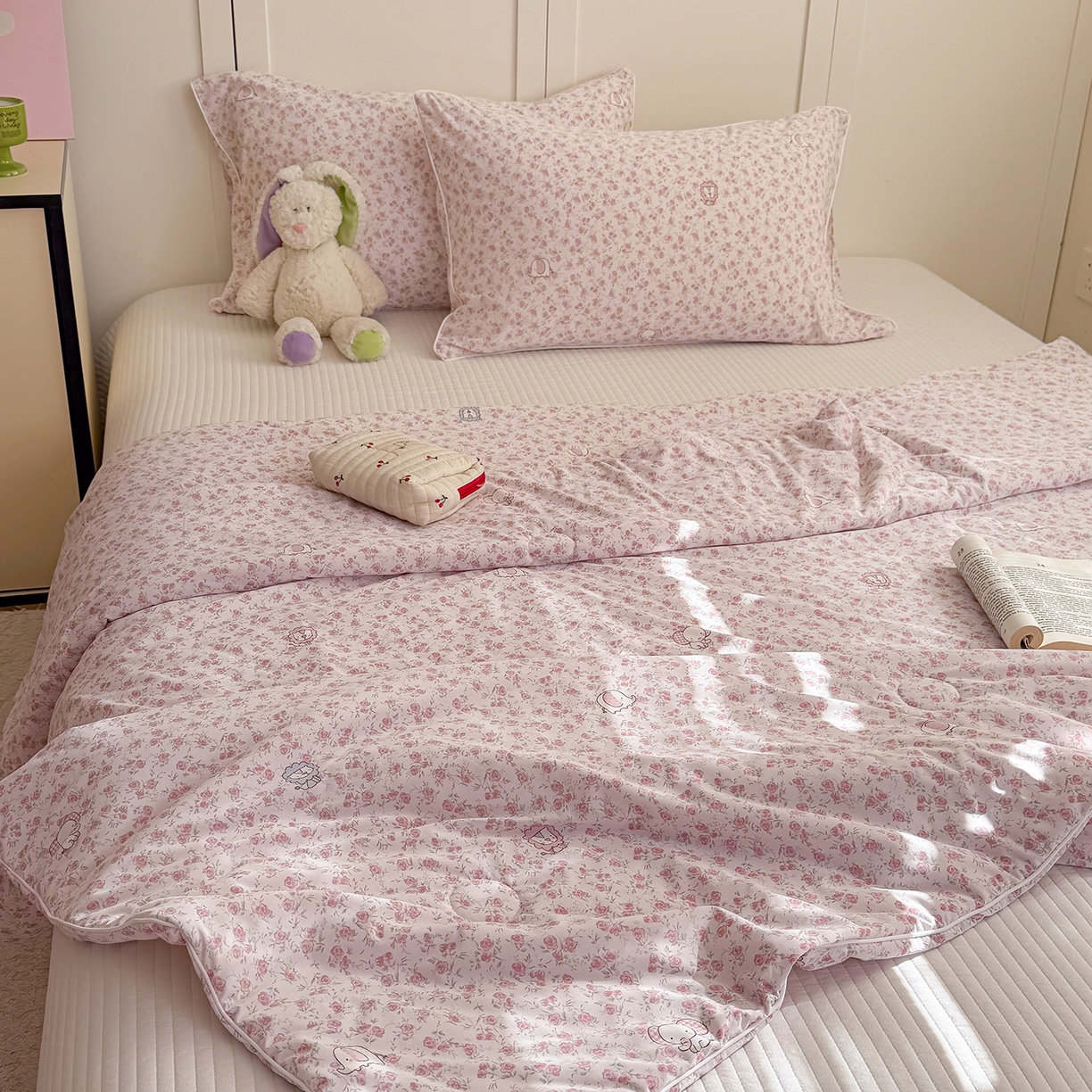 金梦拉家纺 2026春夏新款锦氨凉感丝印花系列夏被空调被夏凉被 花丛里