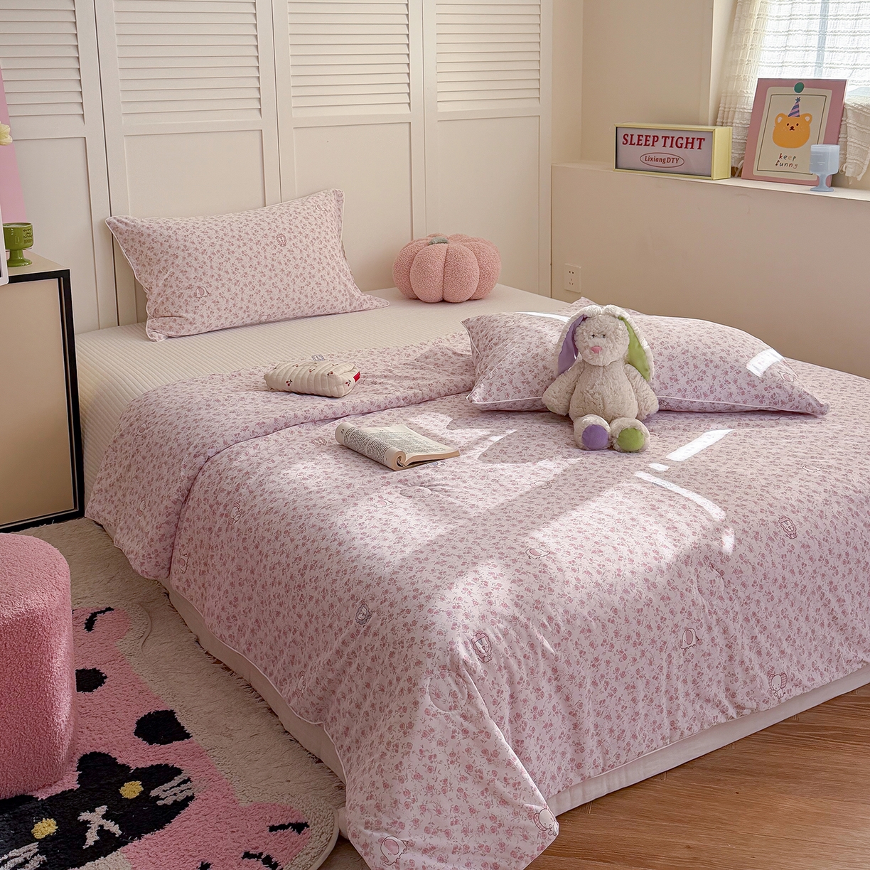 91家纺网 家纺一手货源 找家纺 金梦拉家纺 2026春夏新款锦氨凉感丝印花系列夏被空调被夏凉被 花丛里