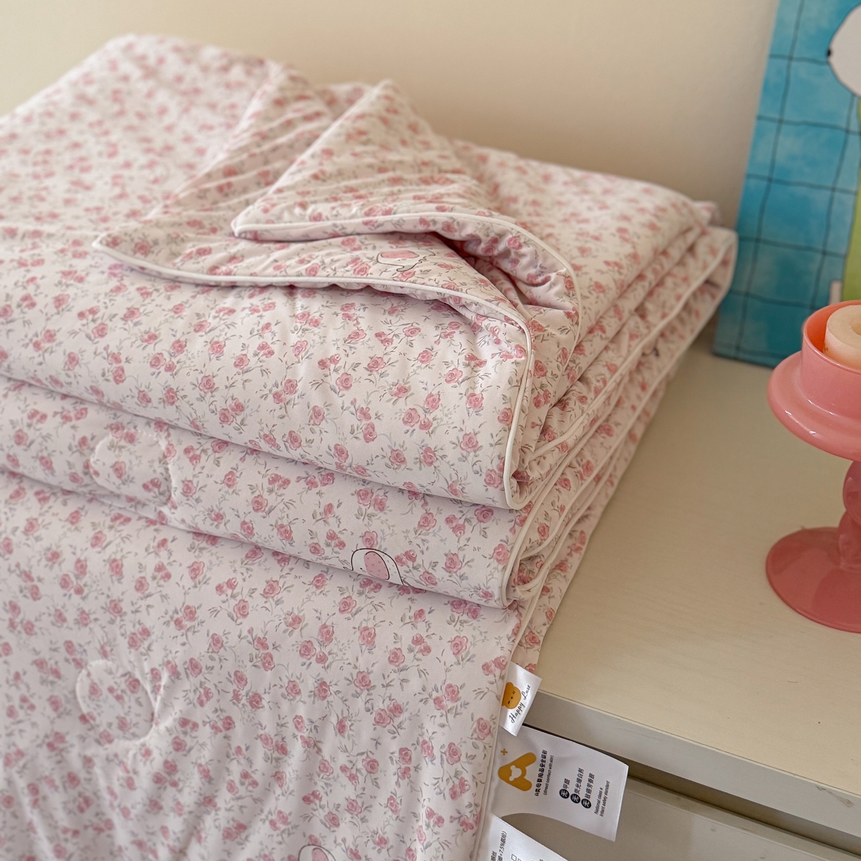 91家纺网 家纺一手货源 找家纺 金梦拉家纺 2026春夏新款锦氨凉感丝印花系列夏被空调被夏凉被 花丛里