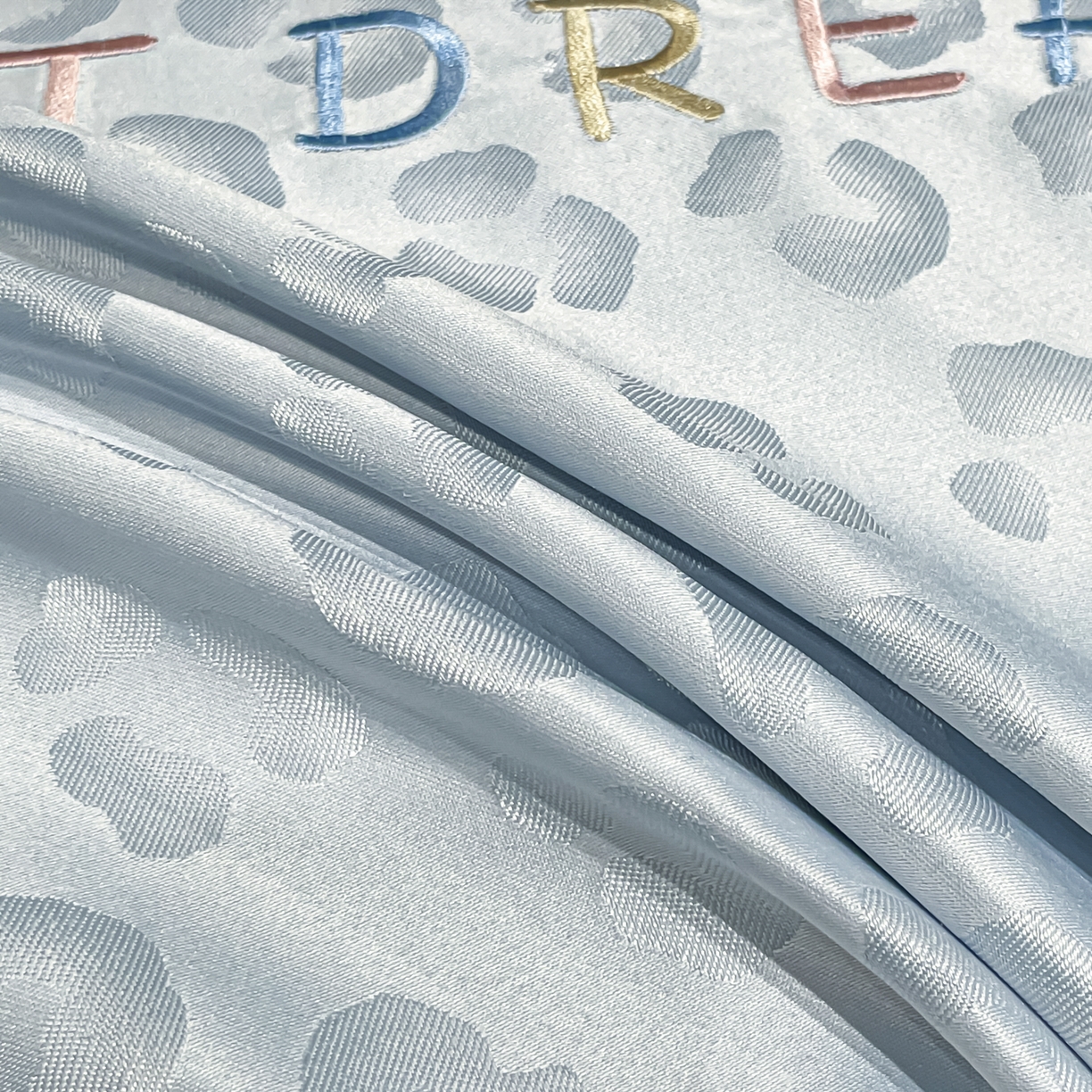 91家纺网 家纺一手货源 找家纺 （总）宇航家纺 2026新款轻奢天丝提花水洗真丝绣花夏被四件套-小马