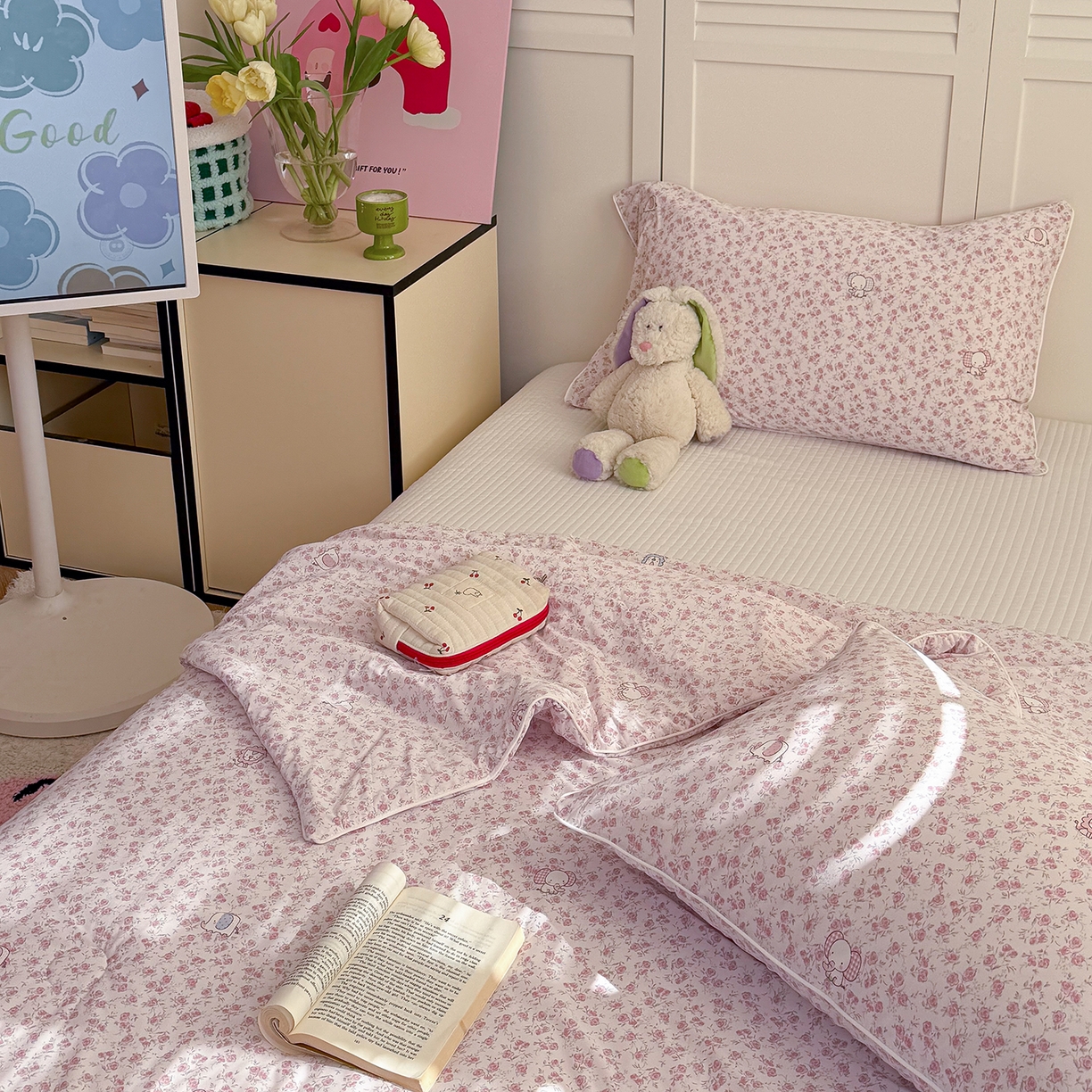 91家纺网 家纺一手货源 找家纺 金梦拉家纺 2026春夏新款锦氨凉感丝印花系列夏被空调被夏凉被 花丛里