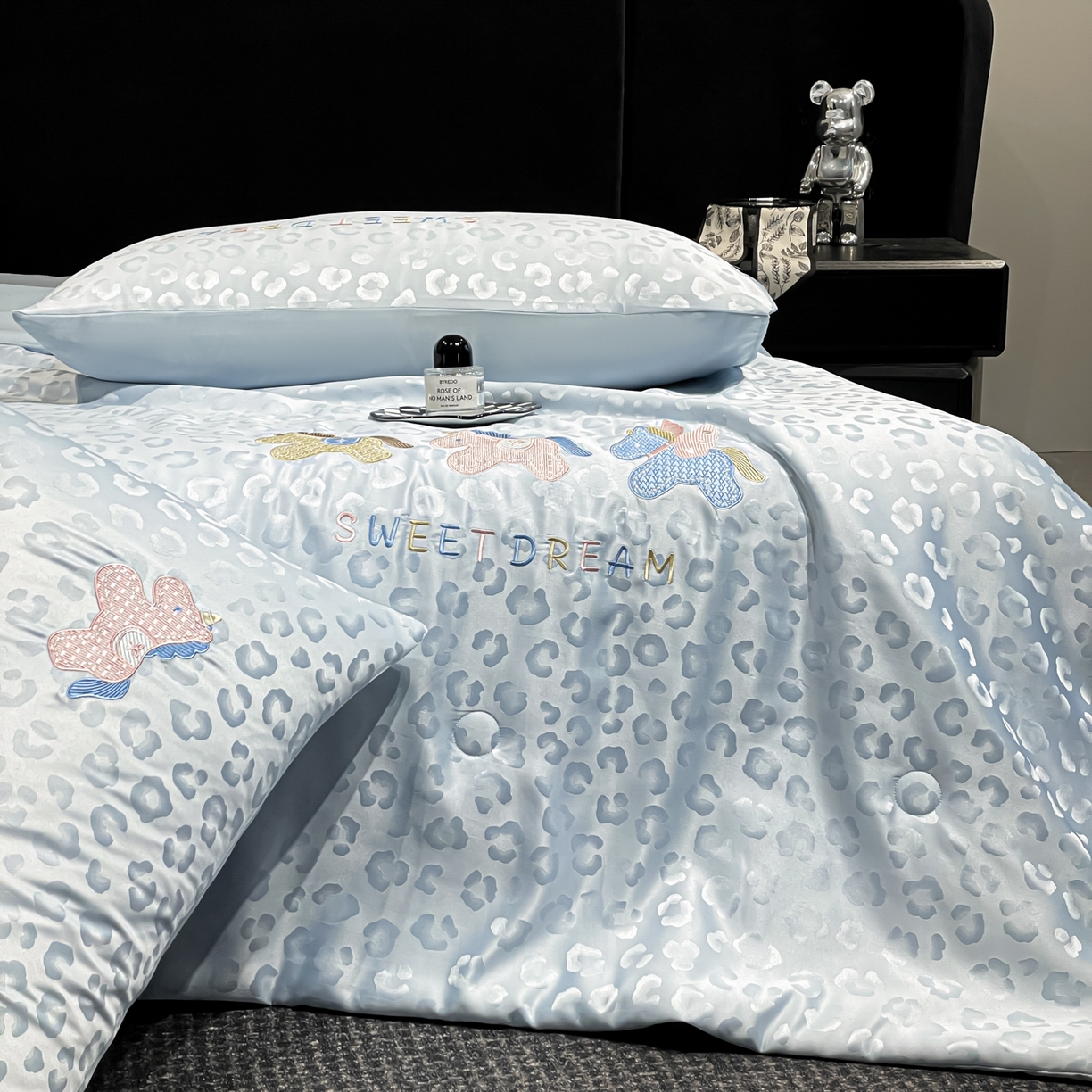 91家纺网 家纺一手货源 找家纺 （总）宇航家纺 2026新款轻奢天丝提花水洗真丝绣花夏被四件套-小马