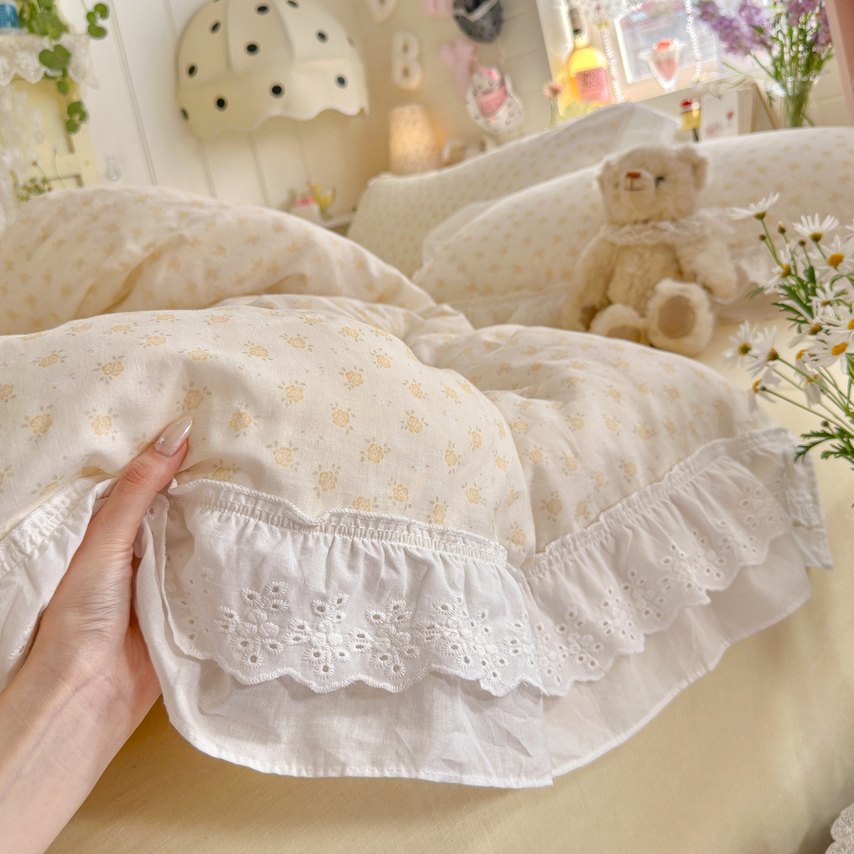 91家纺网 家纺一手货源 找家纺 锦彩家居 2026新款A类全棉纯棉双层纱韩式花边小清新三件套四件套INS小红书-月下花町系列（提供买家秀） 雏菊风铃