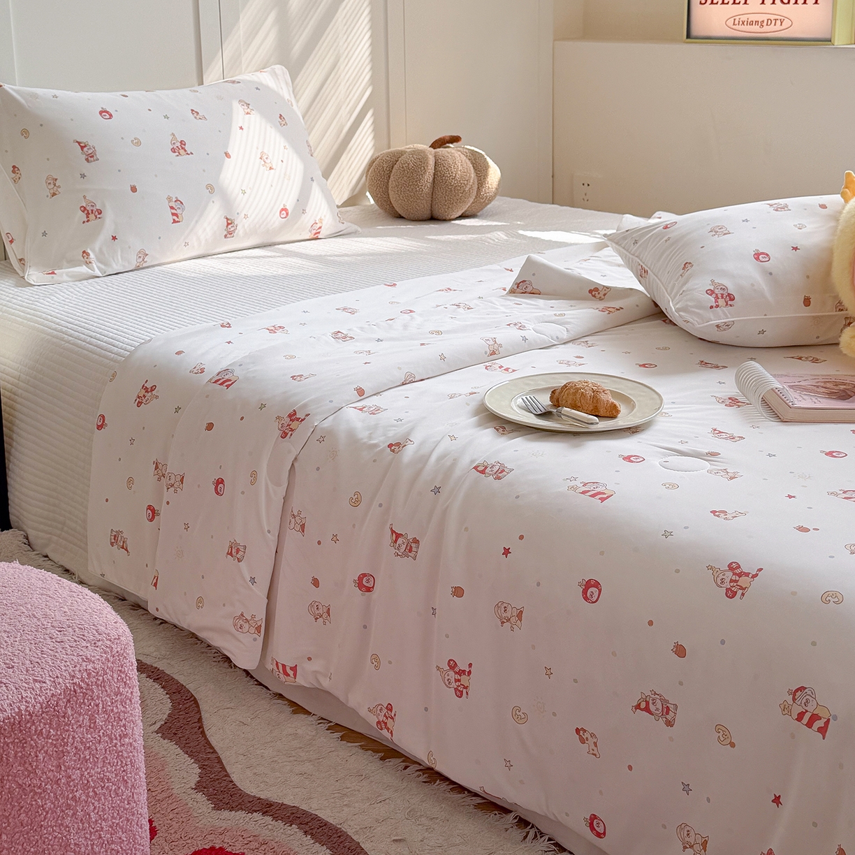 91家纺网 家纺一手货源 找家纺 金梦拉家纺 2026春夏新款锦氨凉感丝印花系列夏被空调被夏凉被 快乐星星