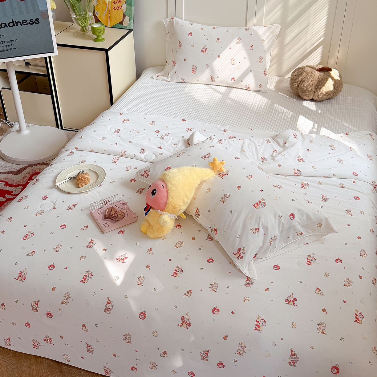 91家纺网 家纺一手货源 找家纺 金梦拉家纺 2026春夏新款锦氨凉感丝印花系列夏被空调被夏凉被 快乐星星