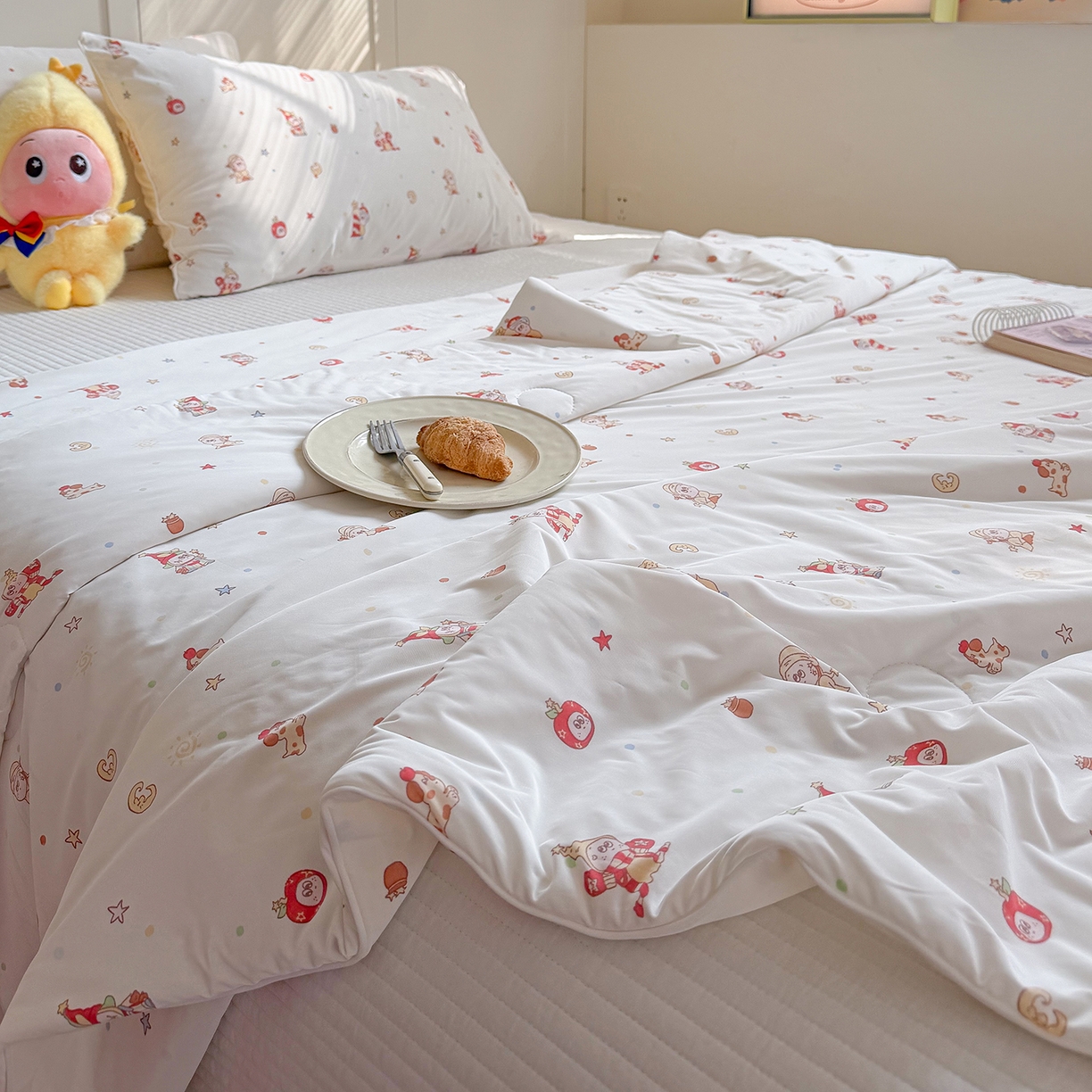 91家纺网 家纺一手货源 找家纺 金梦拉家纺 2026春夏新款锦氨凉感丝印花系列夏被空调被夏凉被 快乐星星