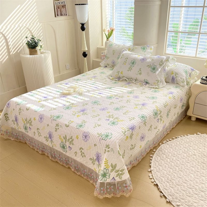 91家纺网 家纺一手货源 找家纺 欧妮家纺 2026新款全棉面料蕾丝花边夹棉绗缝床盖 全棉蕾丝款床盖-柔风铃兰花瓣