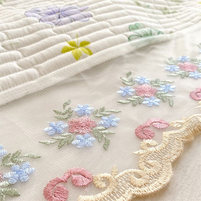 91家纺网 家纺一手货源 找家纺 欧妮家纺 2026新款全棉面料蕾丝花边夹棉绗缝床盖 全棉蕾丝款床盖-柔风铃兰花瓣