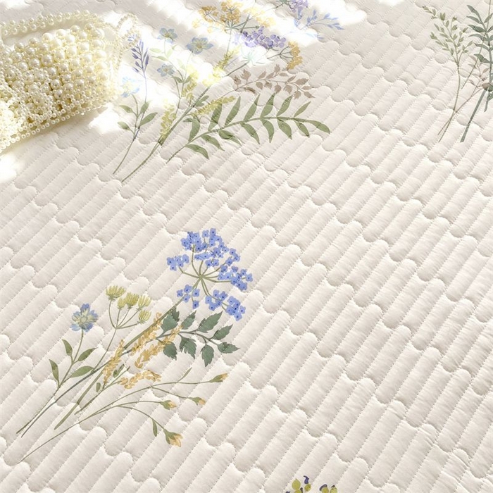 91家纺网 家纺一手货源 找家纺 欧妮家纺 2026新款全棉面料蕾丝花边夹棉绗缝床盖 全棉蕾丝款床盖-枫丹白露