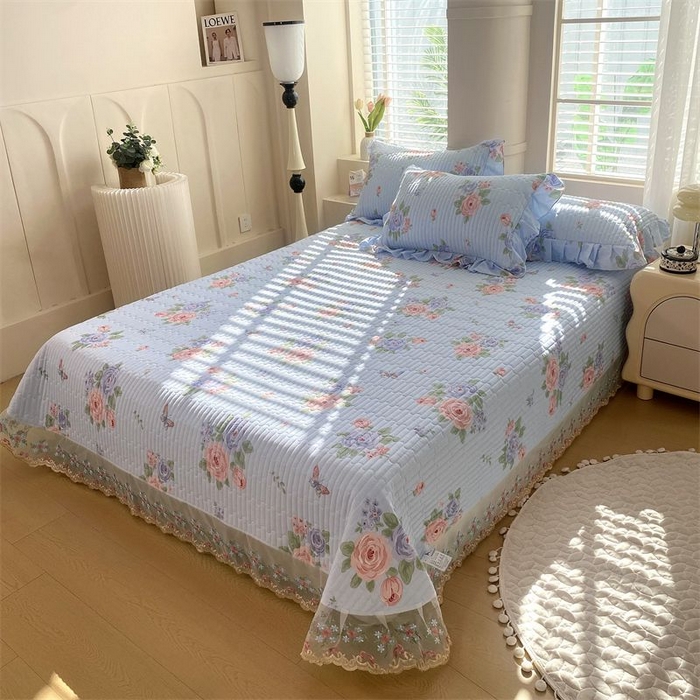 91家纺网 家纺一手货源 找家纺 欧妮家纺 2026新款全棉面料蕾丝花边夹棉绗缝床盖 全棉蕾丝款床盖-梦之蝶