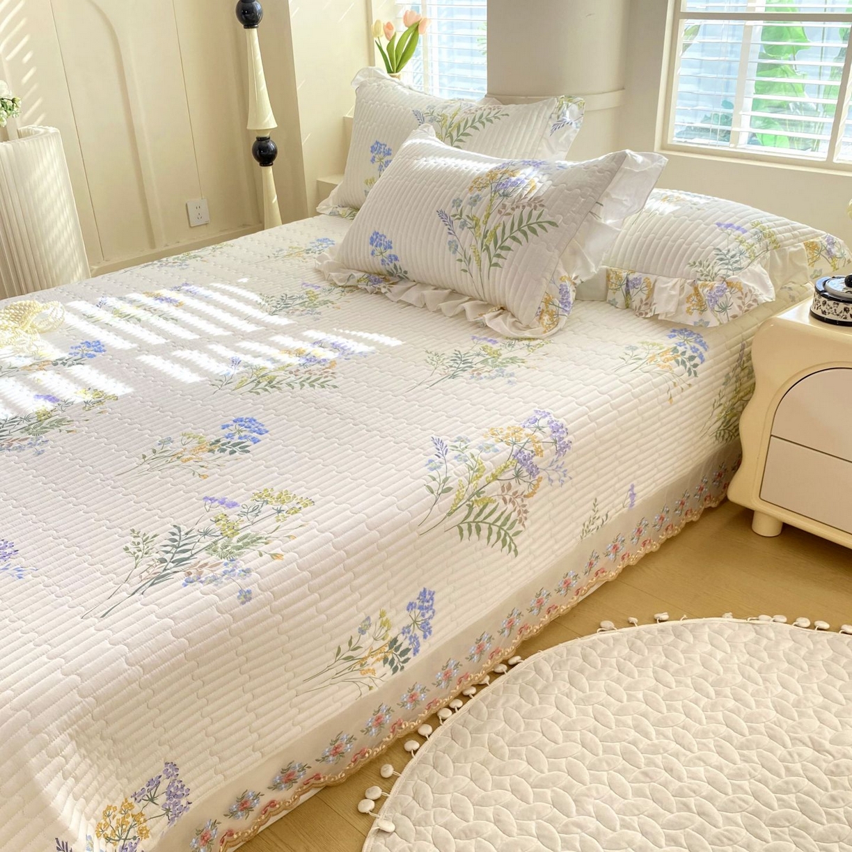 91家纺网 家纺一手货源 找家纺 欧妮家纺 2026新款全棉面料蕾丝花边夹棉绗缝床盖 全棉蕾丝款床盖-枫丹白露