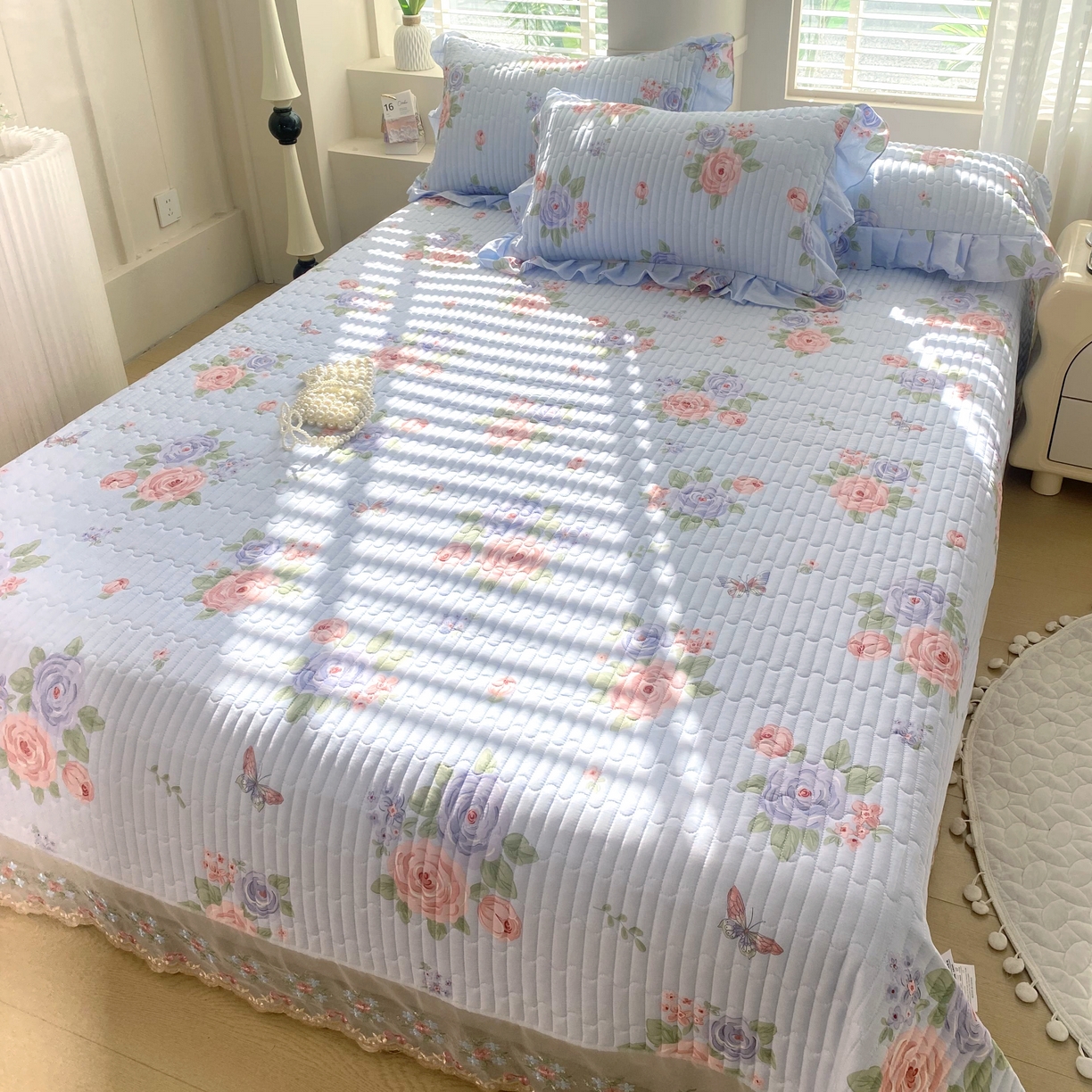 91家纺网 家纺一手货源 找家纺 （总）欧妮家纺 2026新款全棉面料蕾丝花边夹棉绗缝床盖