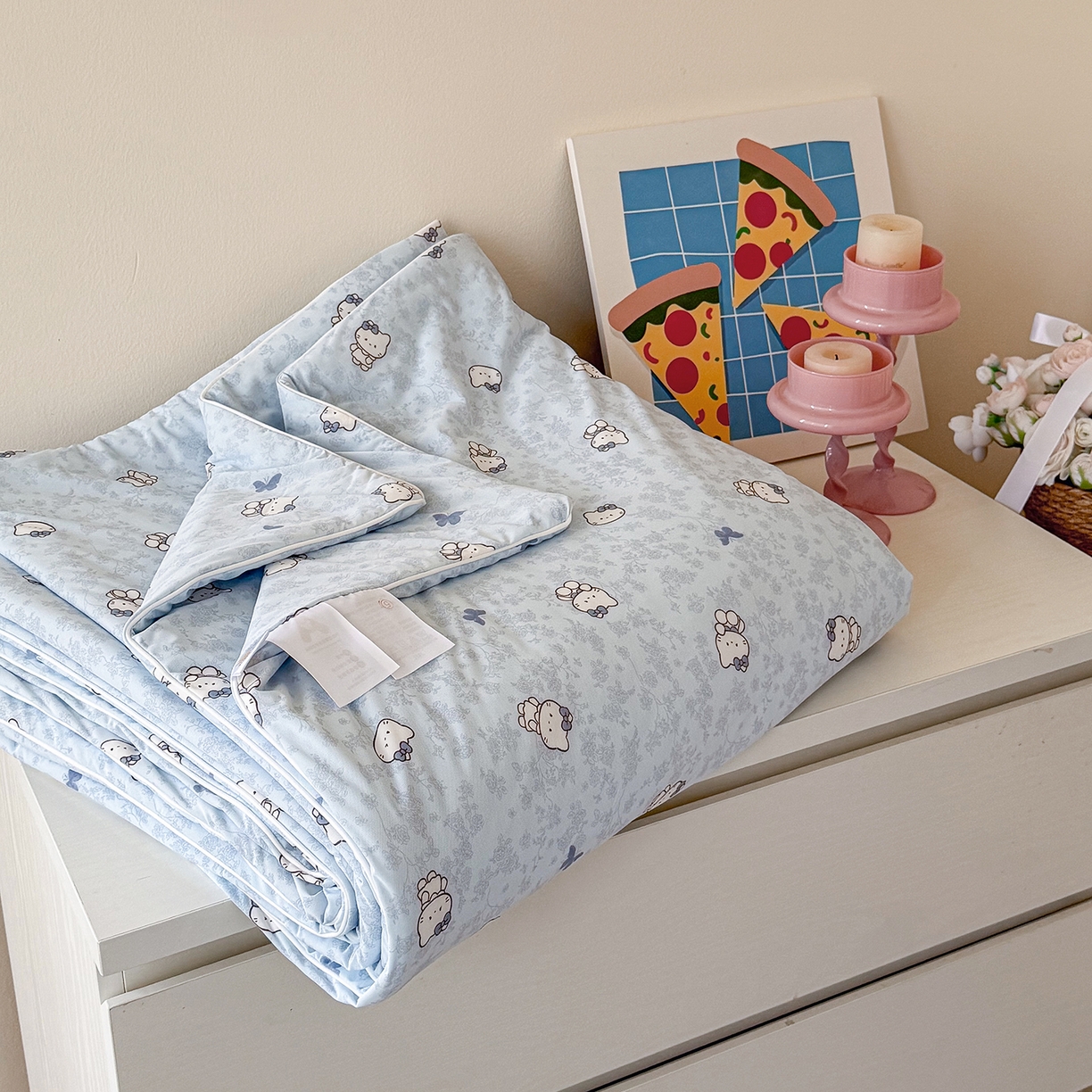 91家纺网 家纺一手货源 找家纺 金梦拉家纺 2026春夏新款锦氨凉感丝印花系列夏被空调被夏凉被 蓝调凯蒂