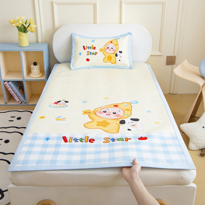 91家纺网 家纺一手货源 找家纺 鱼宝 2026新款卡通儿童大版数码印花冰丝席子凉席 调皮小星