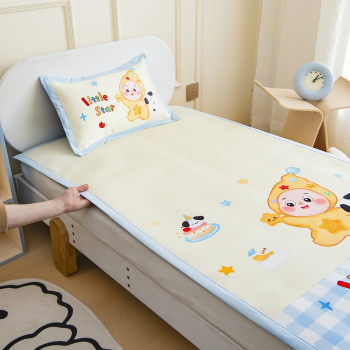 91家纺网 家纺一手货源 找家纺 鱼宝 2026新款卡通儿童大版数码印花冰丝席子凉席 调皮小星