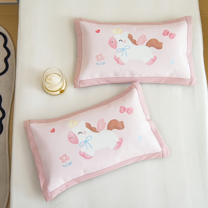 91家纺网 家纺一手货源 找家纺 鱼宝 2026新款卡通儿童大版数码印花冰丝席子凉席 风筝女孩