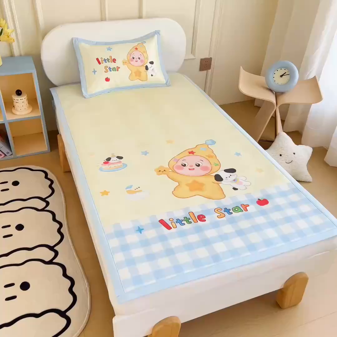 91家纺网 家纺一手货源 找家纺 鱼宝 2026新款卡通儿童大版数码印花冰丝席子凉席 调皮小星