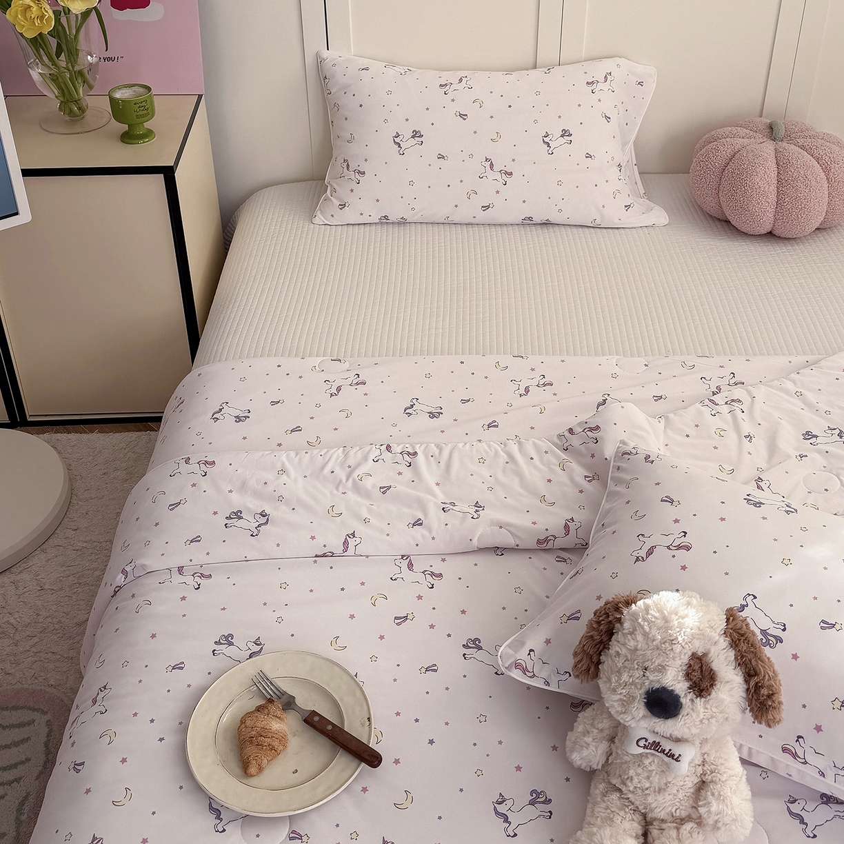 91家纺网 家纺一手货源 找家纺 金梦拉家纺 2026春夏新款锦氨凉感丝印花系列夏被空调被夏凉被 梦幻独角兽