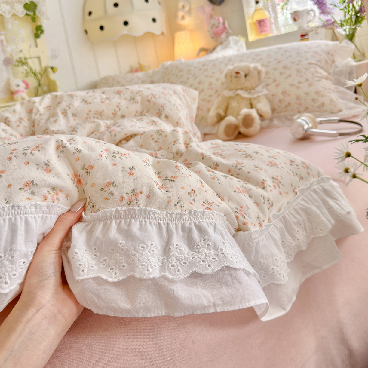 91家纺网 家纺一手货源 找家纺 锦彩家居 2026新款A类全棉纯棉双层纱韩式花边小清新三件套四件套INS小红书-月下花町系列（提供买家秀） 樱花落雨