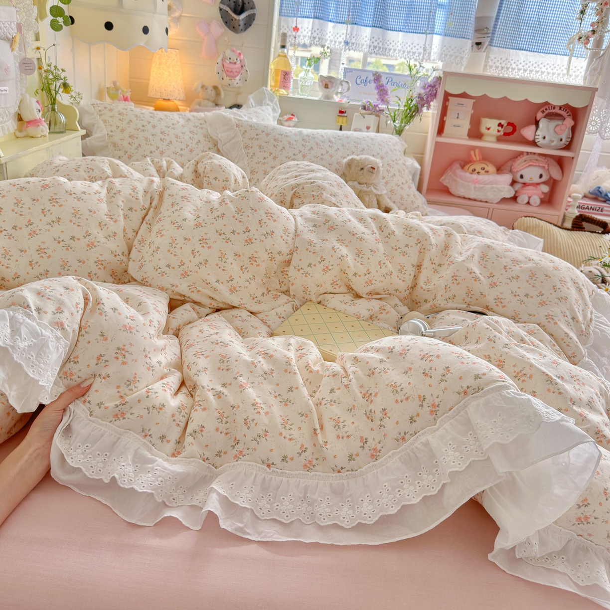 91家纺网 家纺一手货源 找家纺 锦彩家居 2026新款A类全棉纯棉双层纱韩式花边小清新三件套四件套INS小红书-月下花町系列（提供买家秀） 樱花落雨