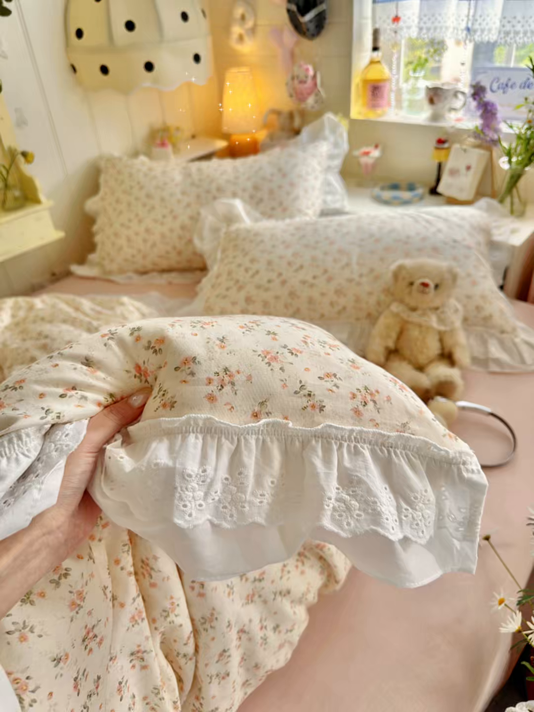 91家纺网 家纺一手货源 找家纺 锦彩家居 2026新款A类全棉纯棉双层纱韩式花边小清新三件套四件套INS小红书-月下花町系列（提供买家秀） 樱花落雨