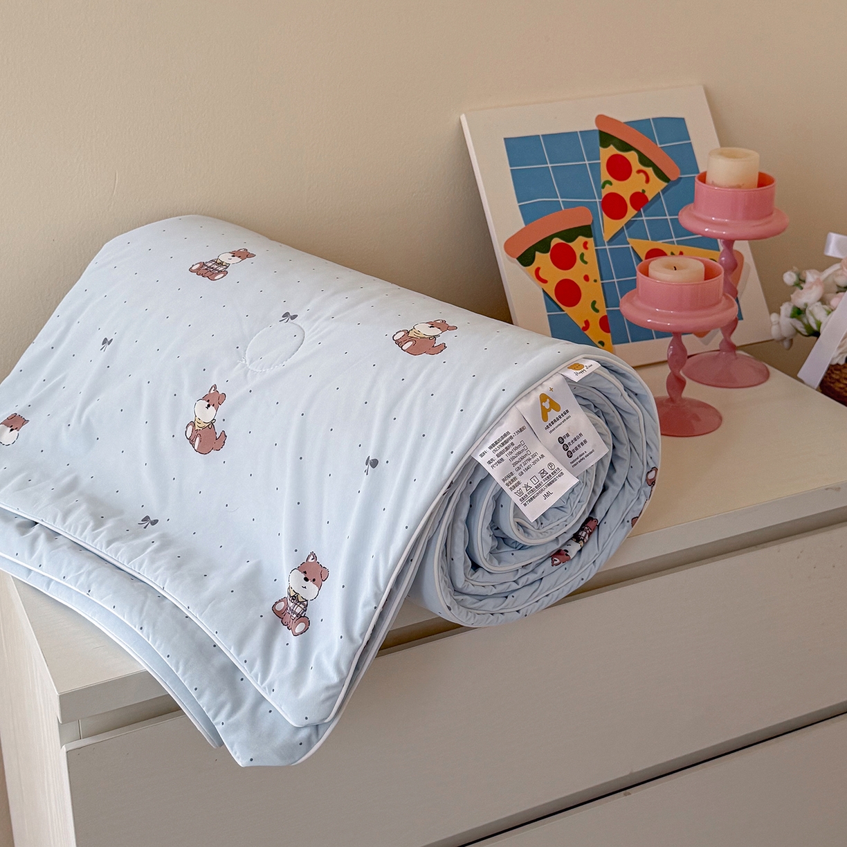 91家纺网 家纺一手货源 找家纺 金梦拉家纺 2026春夏新款锦氨凉感丝印花系列夏被空调被夏凉被 奶蓝小狗