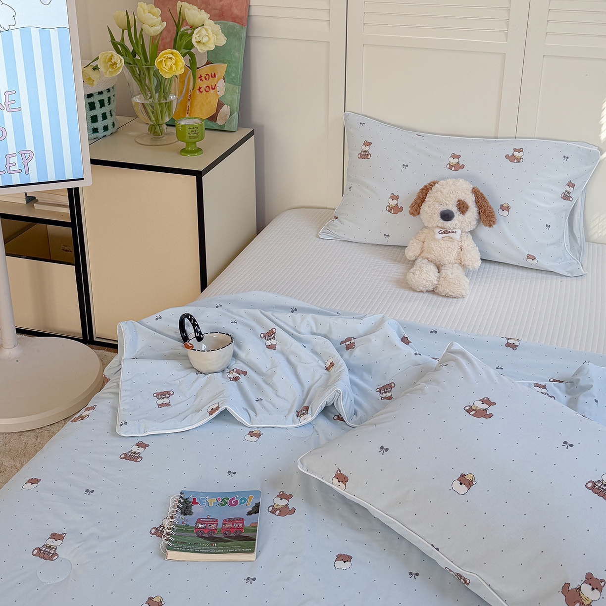 91家纺网 家纺一手货源 找家纺 金梦拉家纺 2026春夏新款锦氨凉感丝印花系列夏被空调被夏凉被 奶蓝小狗