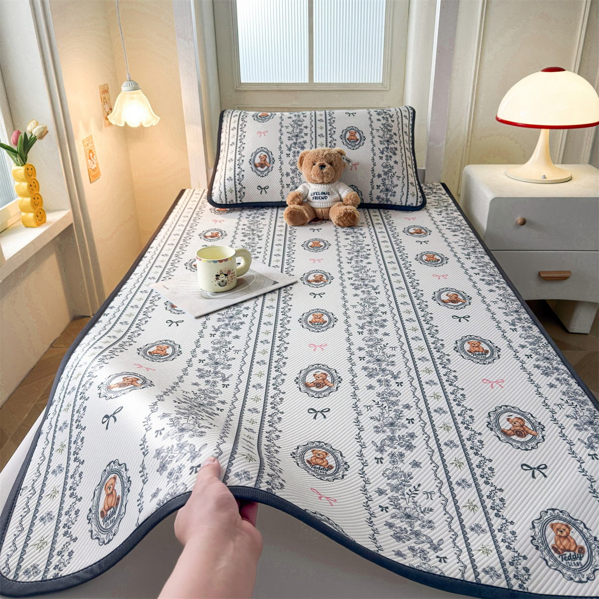 91家纺网 家纺一手货源 找家纺 （总）源舍家纺 2026新款泰迪爱兰系列（正版授权）A类三明治复合印花斜纹豆豆软凉席学生床