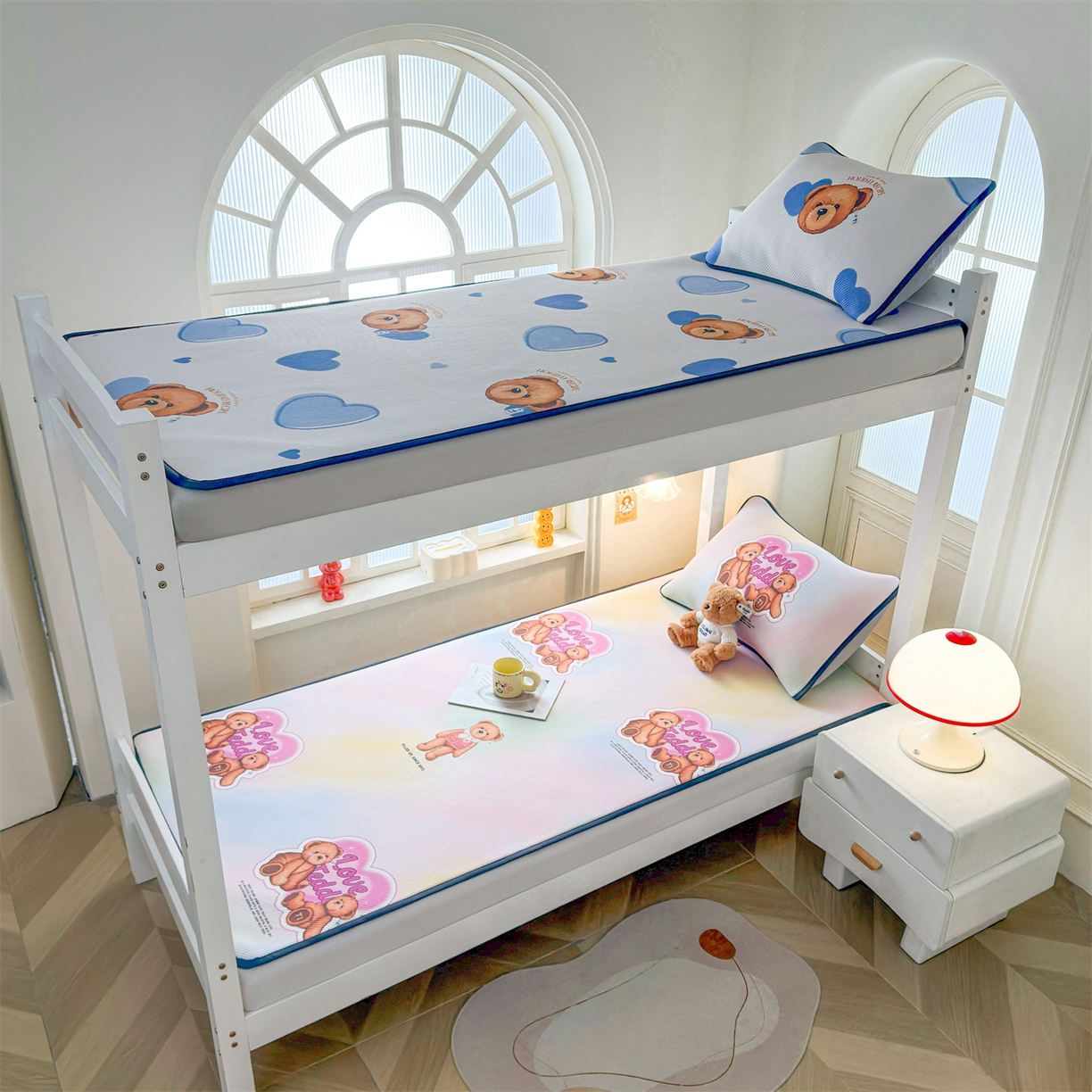 91家纺网 家纺一手货源 找家纺 源舍家纺 2026新款泰迪爱兰系列（正版授权）A类三明治复合印花斜纹豆豆软凉席学生床 泰迪炫彩