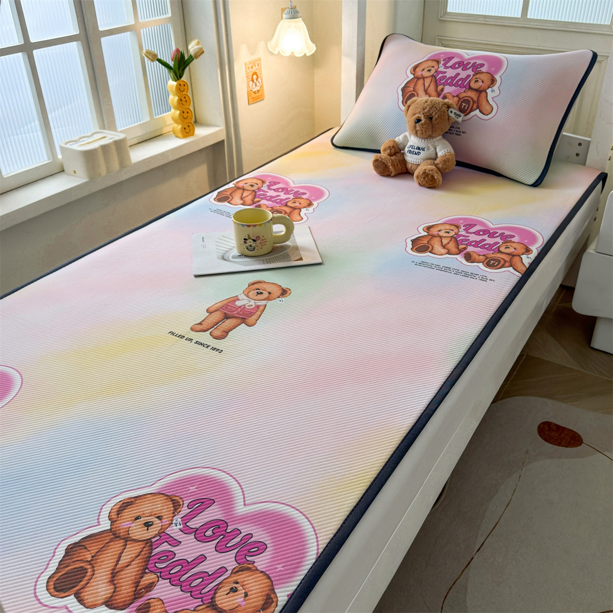 91家纺网 家纺一手货源 找家纺 源舍家纺 2026新款泰迪爱兰系列（正版授权）A类三明治复合印花斜纹豆豆软凉席学生床 泰迪炫彩