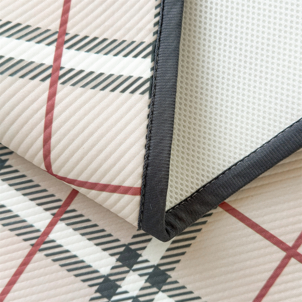 91家纺网 家纺一手货源 找家纺 源舍家纺 2026新款泰迪爱兰系列（正版授权）A类三明治复合印花斜纹豆豆软凉席学生床 泰迪英伦