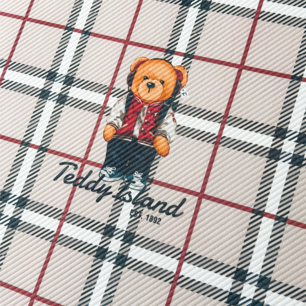 91家纺网 家纺一手货源 找家纺 源舍家纺 2026新款泰迪爱兰系列（正版授权）A类三明治复合印花斜纹豆豆软凉席学生床 泰迪英伦