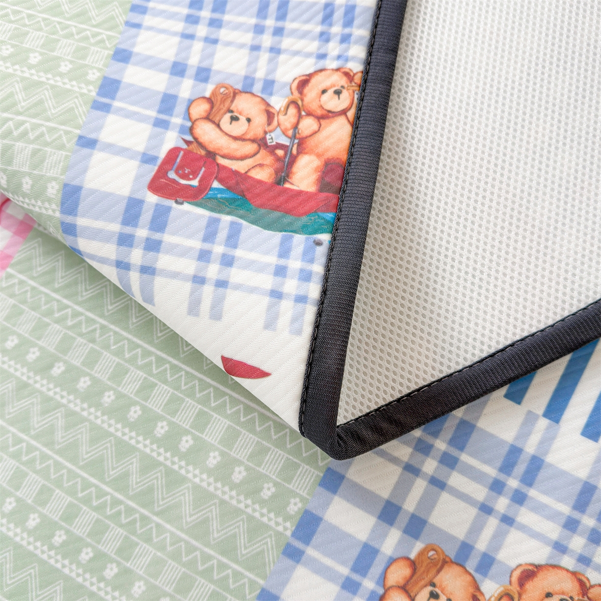 91家纺网 家纺一手货源 找家纺 源舍家纺 2026新款泰迪爱兰系列（正版授权）A类三明治复合印花斜纹豆豆软凉席学生床 泰迪区域