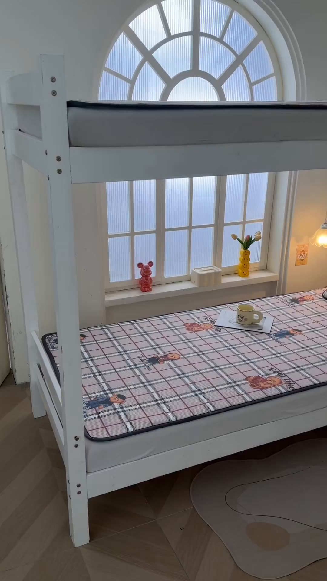 91家纺网 家纺一手货源 找家纺 源舍家纺 2026新款泰迪爱兰系列（正版授权）A类三明治复合印花斜纹豆豆软凉席学生床 泰迪英伦