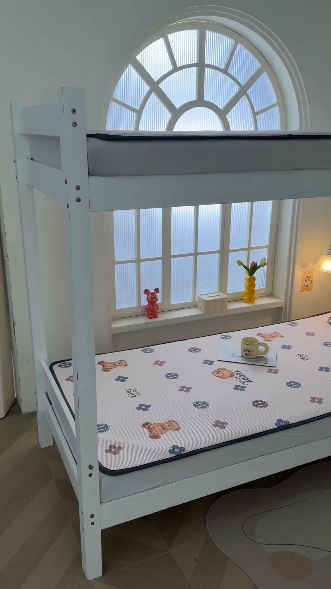 91家纺网 家纺一手货源 找家纺 源舍家纺 2026新款泰迪爱兰系列（正版授权）A类三明治复合印花斜纹豆豆软凉席学生床 泰迪四叶草