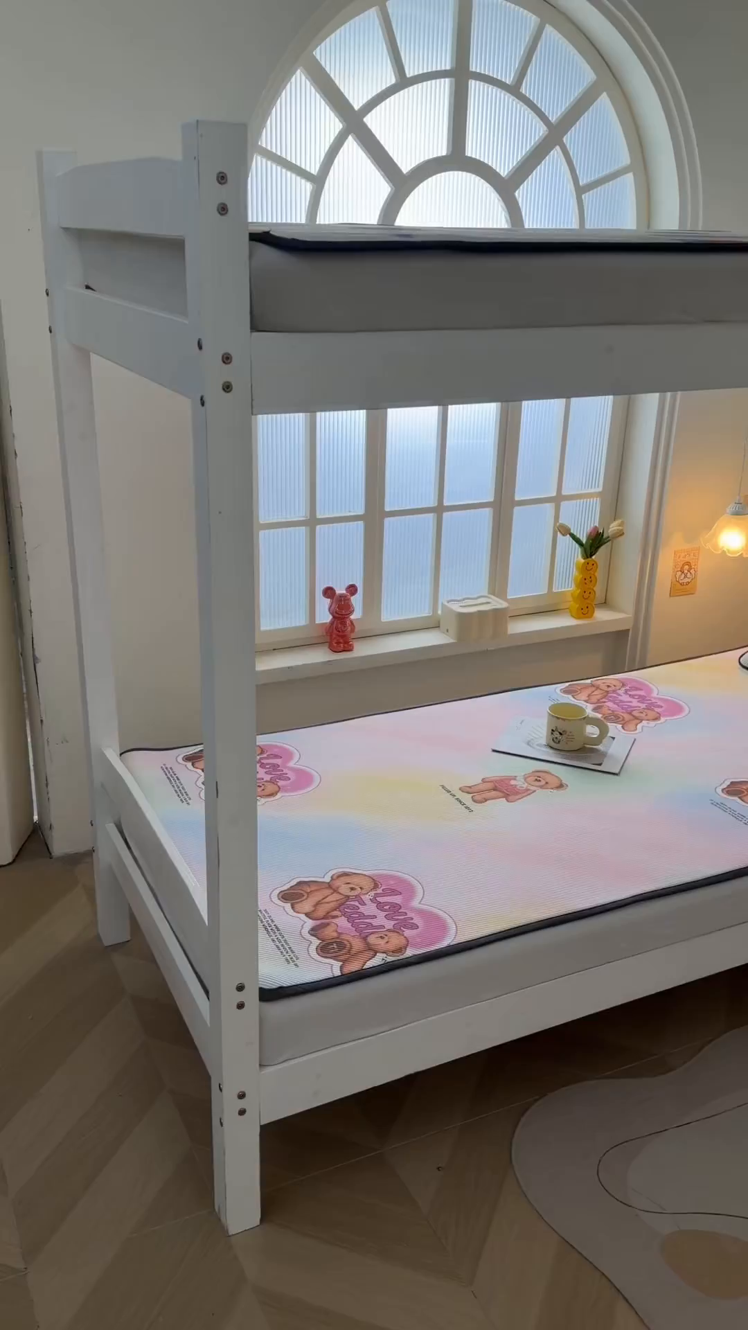 91家纺网 家纺一手货源 找家纺 源舍家纺 2026新款泰迪爱兰系列（正版授权）A类三明治复合印花斜纹豆豆软凉席学生床 泰迪炫彩