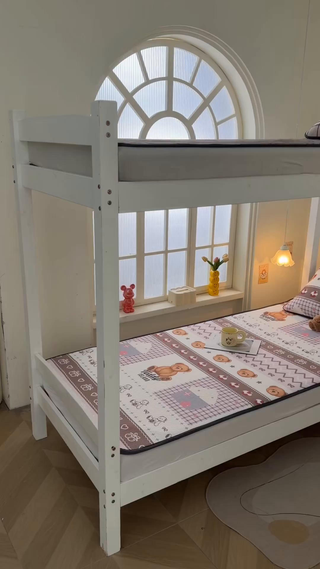 91家纺网 家纺一手货源 找家纺 源舍家纺 2026新款泰迪爱兰系列（正版授权）A类三明治复合印花斜纹豆豆软凉席学生床 泰迪甜点