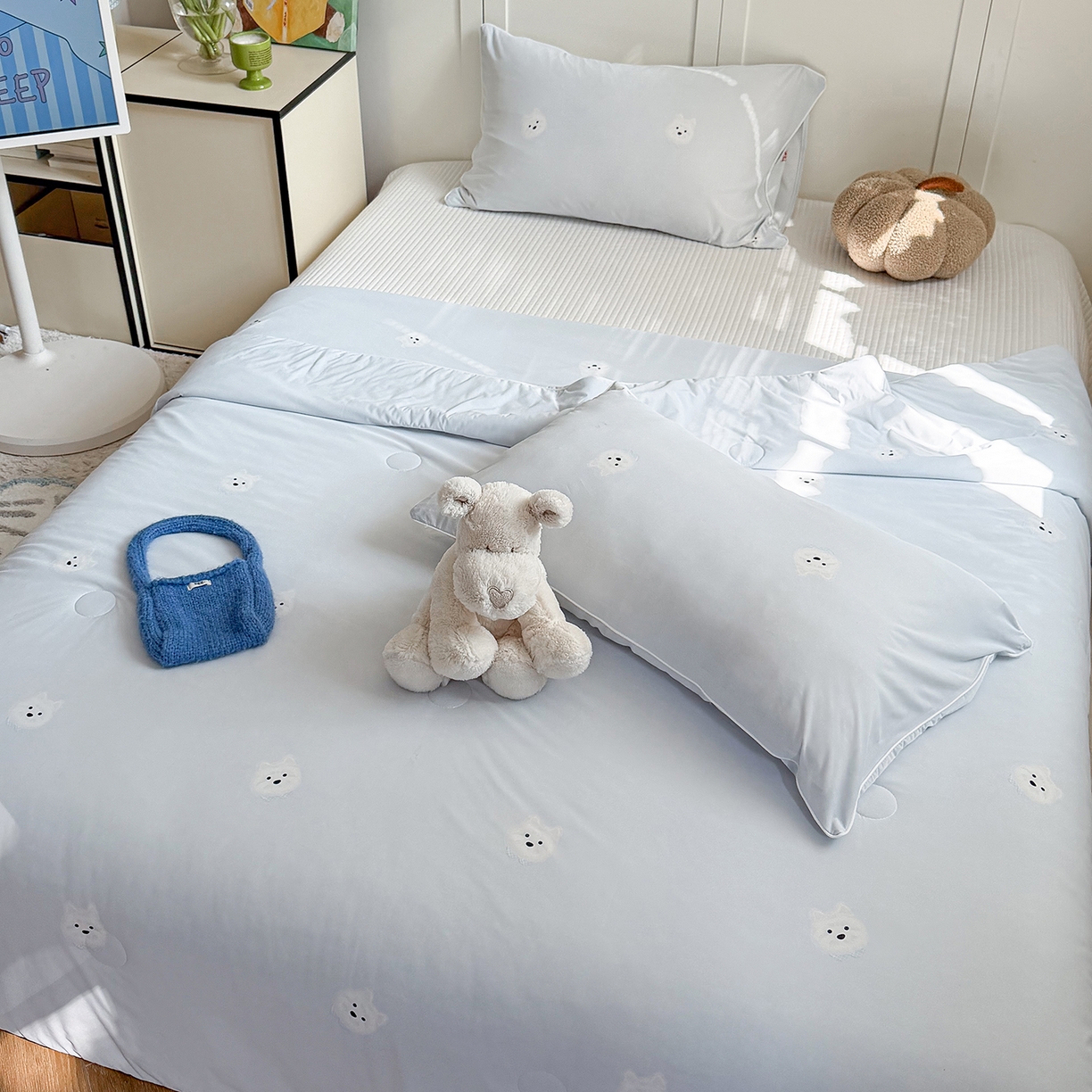 91家纺网 家纺一手货源 找家纺 金梦拉家纺 2026春夏新款锦氨凉感丝印花系列夏被空调被夏凉被 泡芙小狗