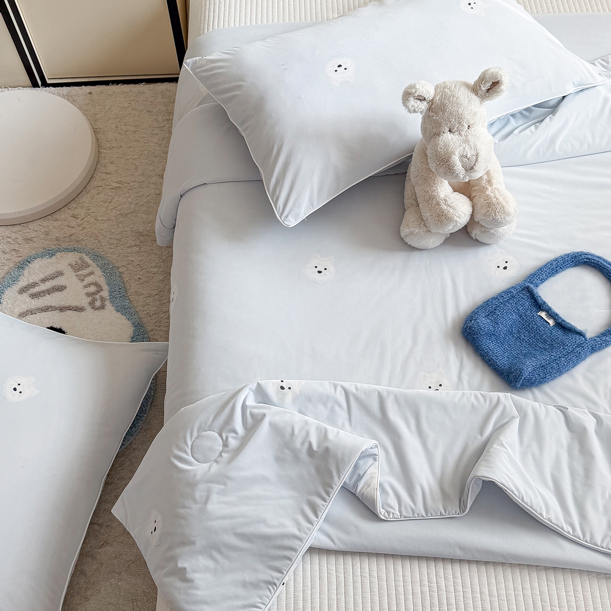 91家纺网 家纺一手货源 找家纺 金梦拉家纺 2026春夏新款锦氨凉感丝印花系列夏被空调被夏凉被 泡芙小狗