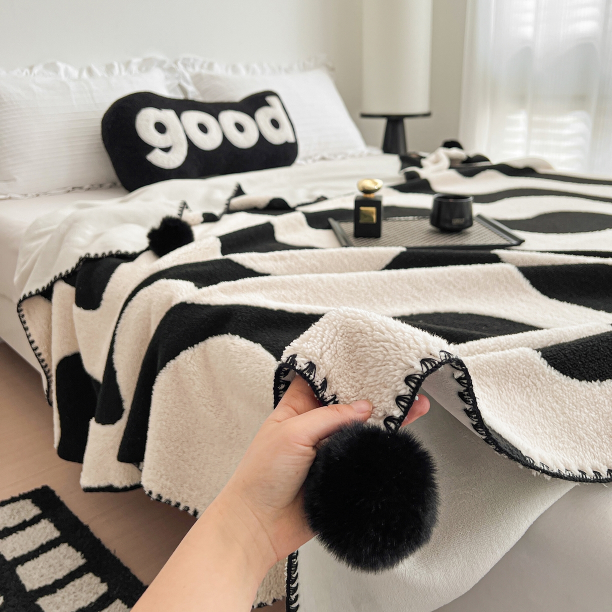 91家纺网 家纺一手货源 找家纺 娜朵家纺 2026新款阳离子牛奶绒双层毛球复合毯 波浪