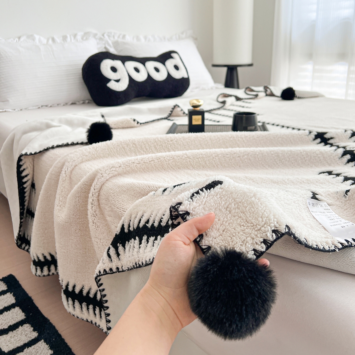 91家纺网 家纺一手货源 找家纺 娜朵家纺 2026新款阳离子牛奶绒双层毛球复合毯 步步高升