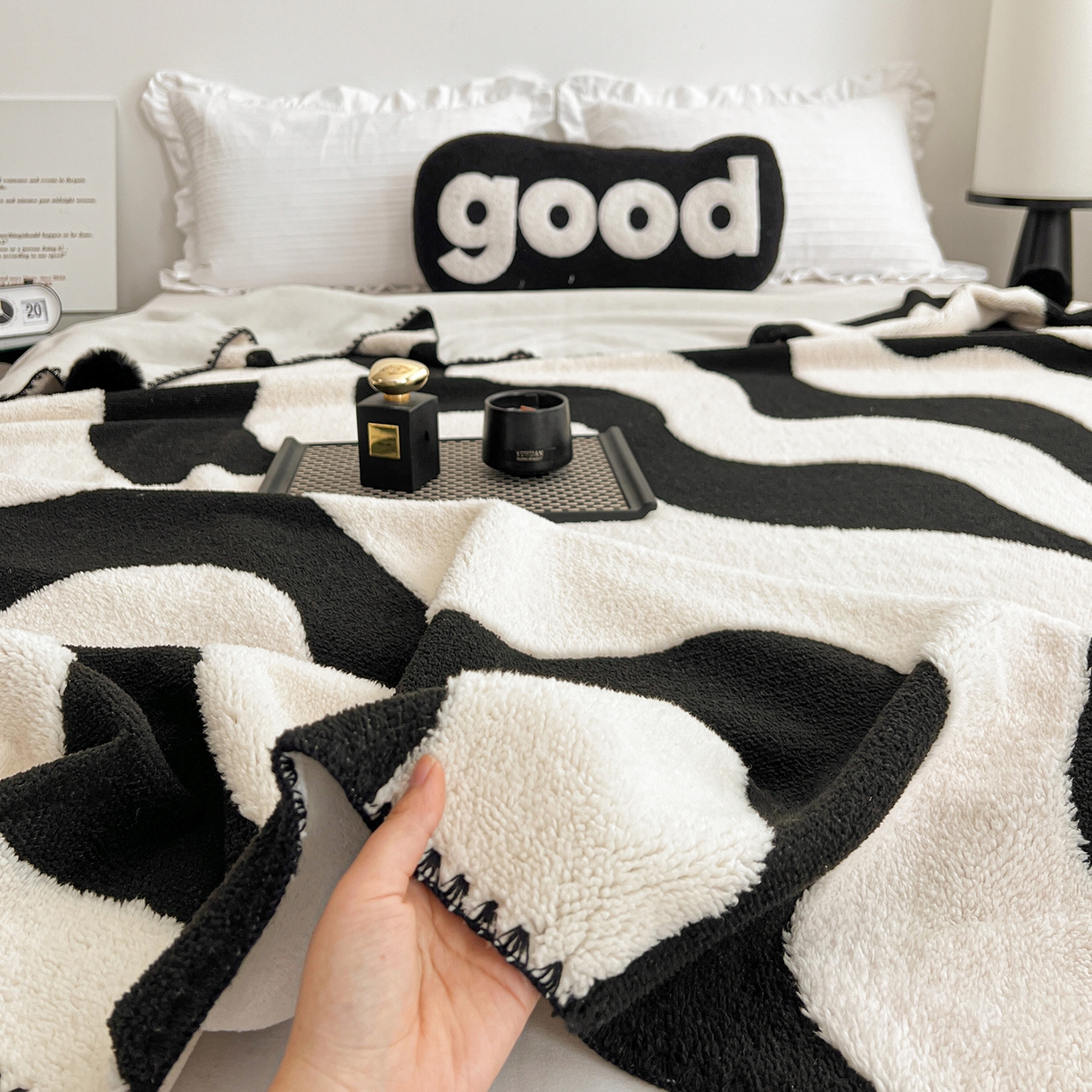 91家纺网 家纺一手货源 找家纺 娜朵家纺 2026新款阳离子牛奶绒双层毛球复合毯 波浪