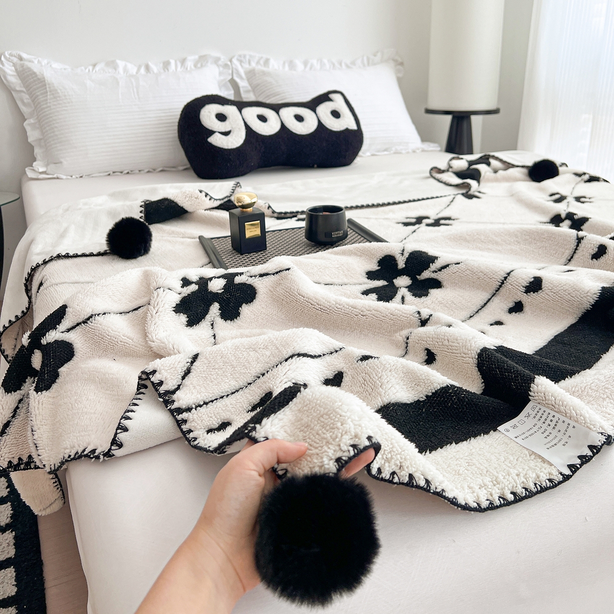 91家纺网 家纺一手货源 找家纺 娜朵家纺 2026新款阳离子牛奶绒双层毛球复合毯 齐花绽放