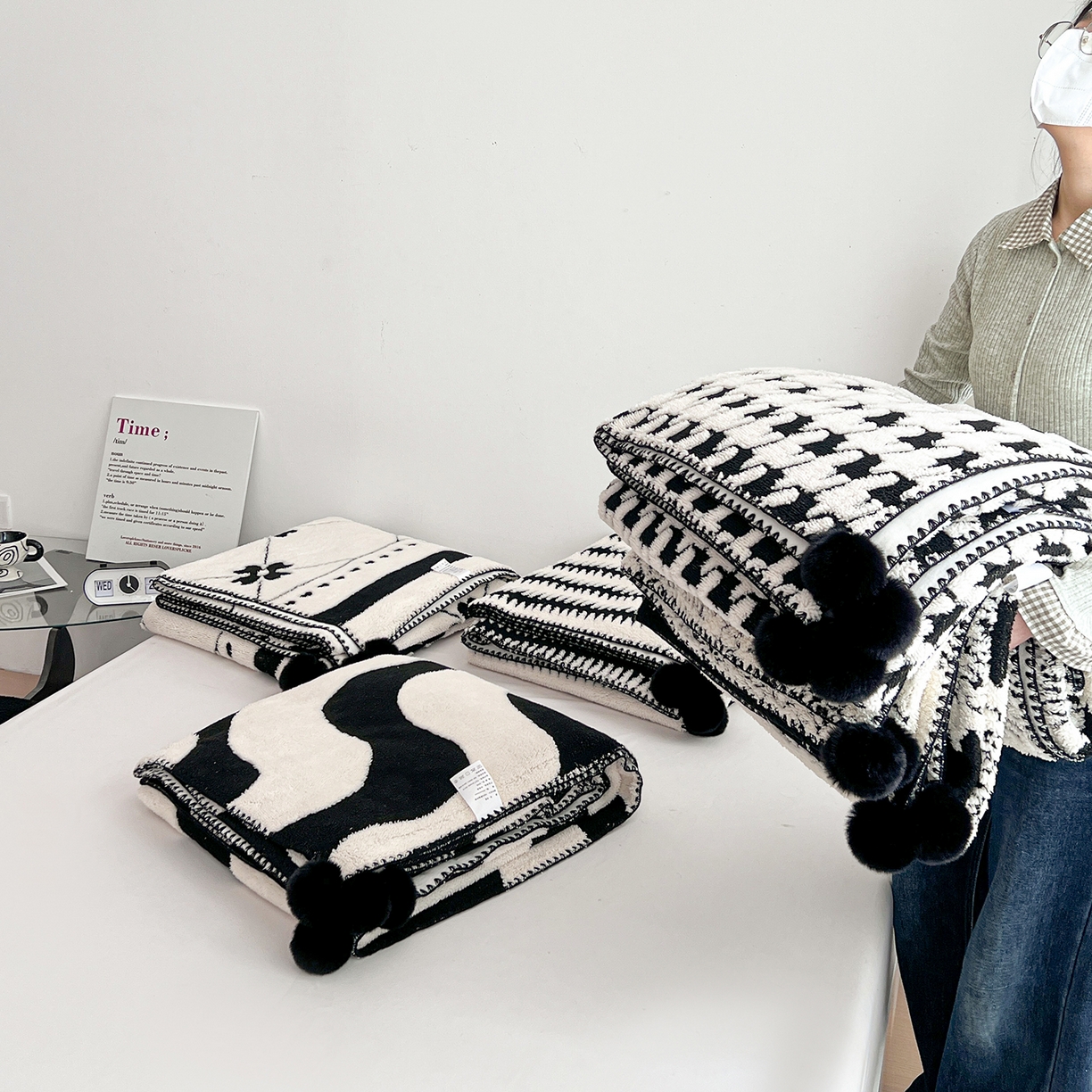 91家纺网 家纺一手货源 找家纺 娜朵家纺 2026新款阳离子牛奶绒双层毛球复合毯 组合图